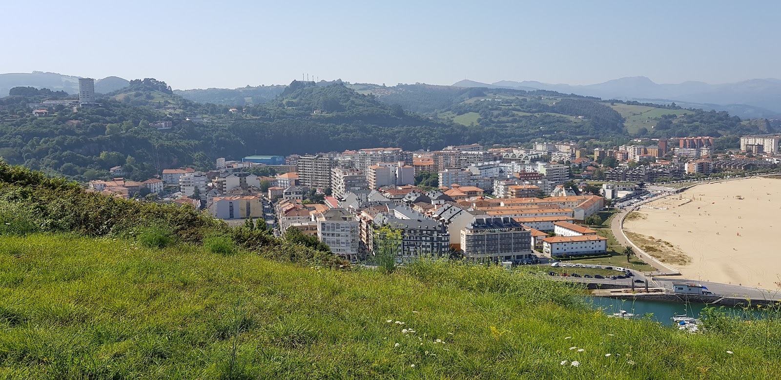 Mudanzas La Esperanza económicas pisos viviendas locales Laredo Santoña Colindres Castro Urdiales Noja