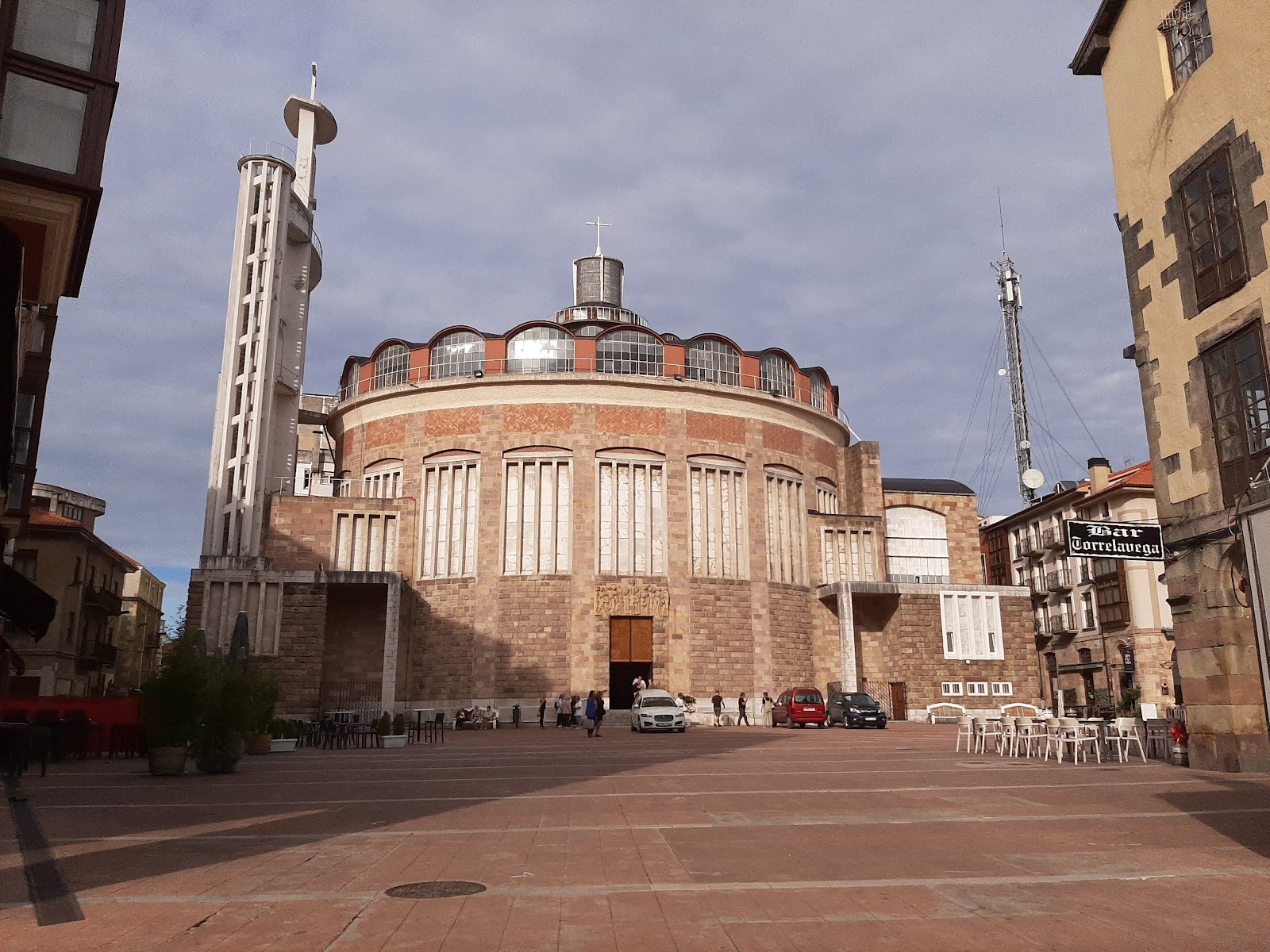 Mudanzas La Esperanza vaciado pisos trasteros locales Torrelavega Reinosa Corrales de Buelna Suances Noja Comillas
